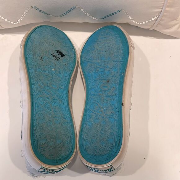 Blowfish Malibu Blue Distressed Canvass Sneaker Women's Size 10 - Picture 6 of 6